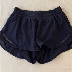 Lululemon Hotty Hot Short 2.5